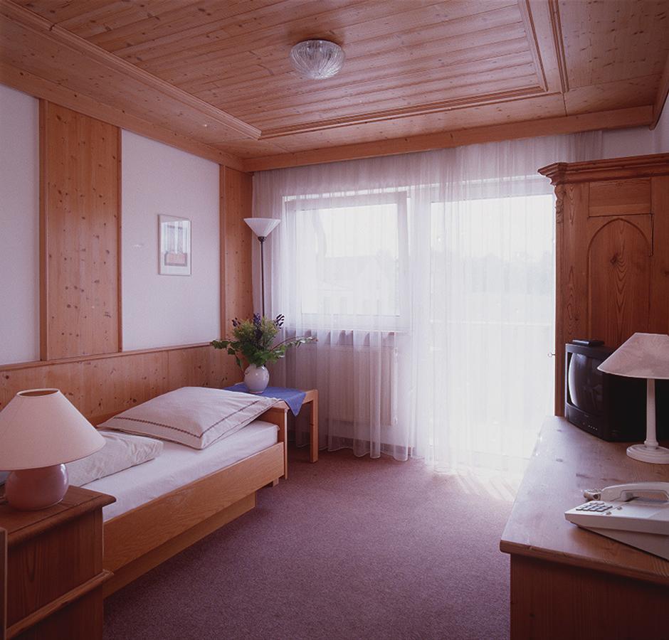 Gasthaus zur Linde Hohenpolding Exterior foto